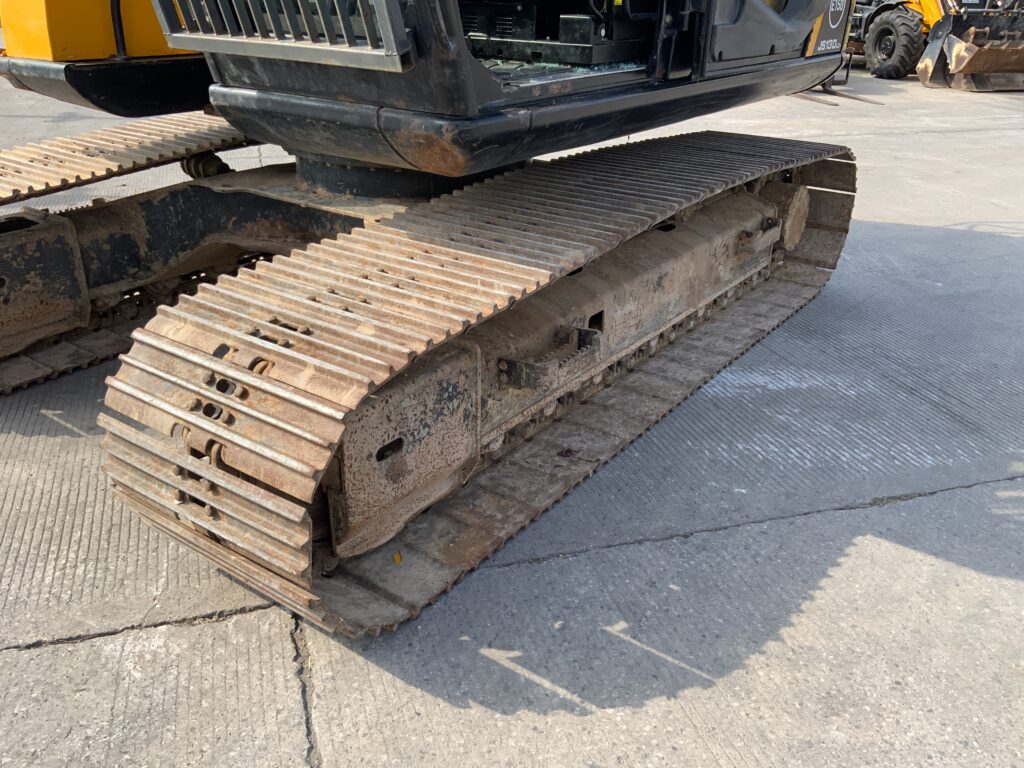 JCB JS130 LC+ Digger (ST27076)