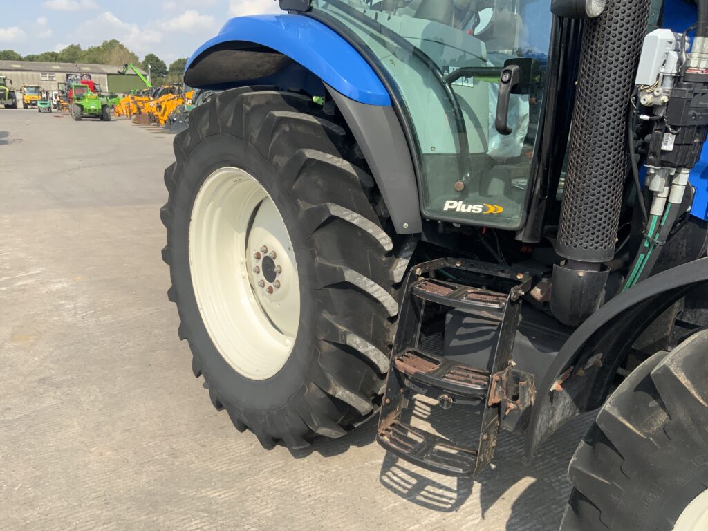 New Holland T6020 Tractor