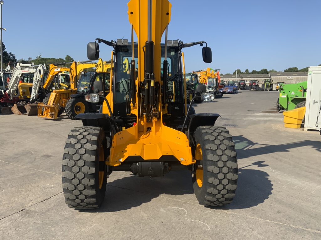 JCB TM320s Pivot Steer Contractor pro pack Telehandler (ST27204)