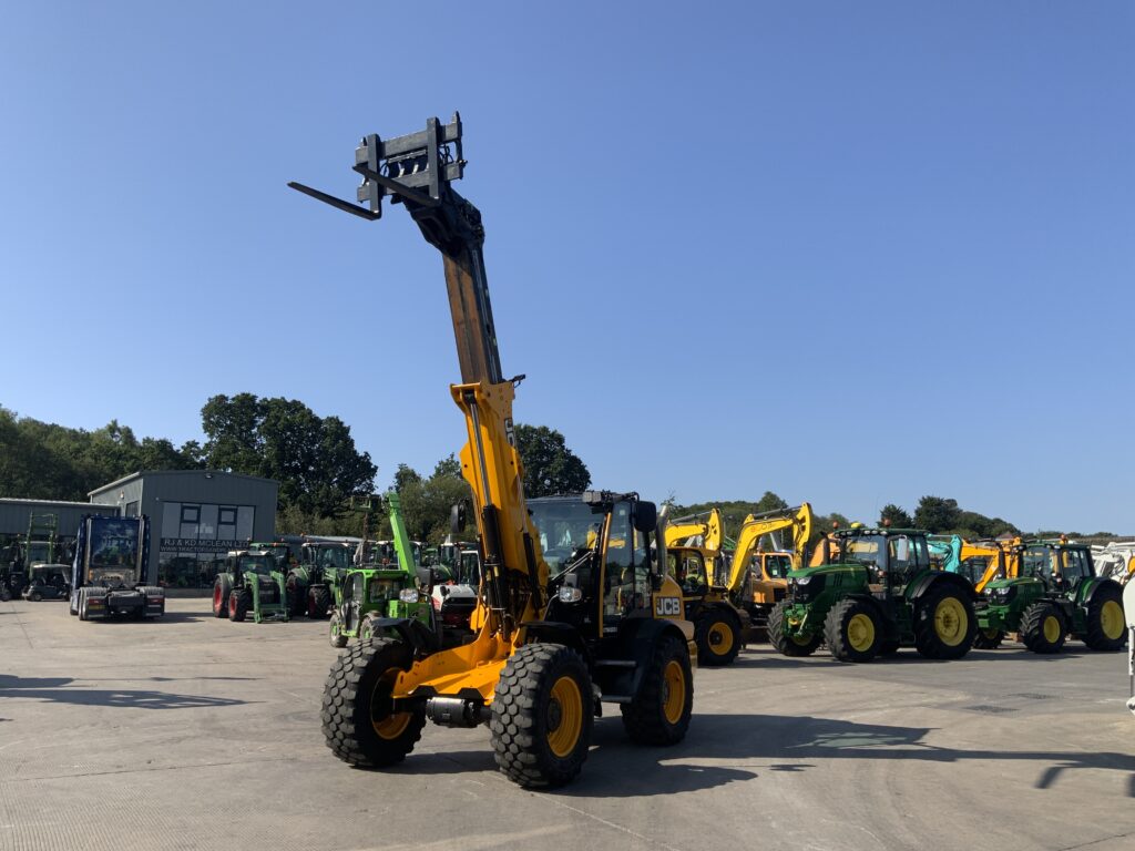 JCB TM320s Pivot Steer Contractor pro pack Telehandler (ST27204)