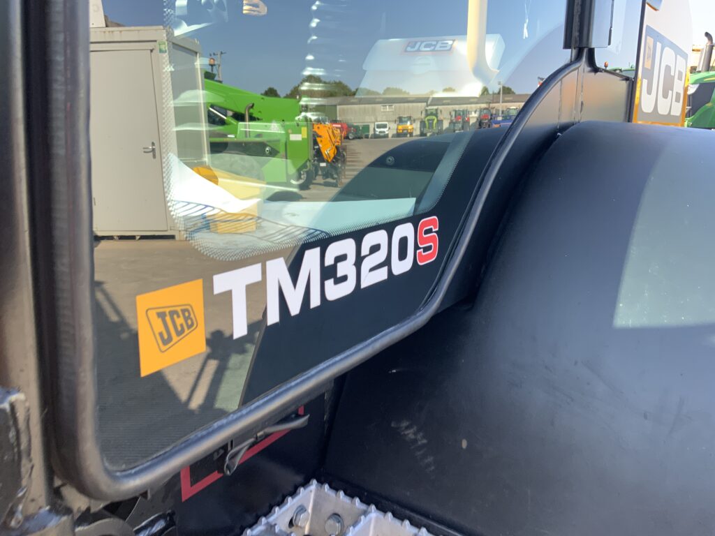 JCB TM320s Pivot Steer Contractor pro pack Telehandler (ST27204)