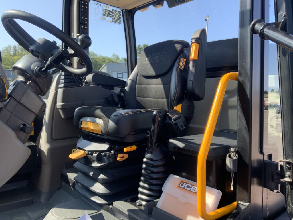 JCB TM320s Pivot Steer Contractor pro pack Telehandler (ST27204)