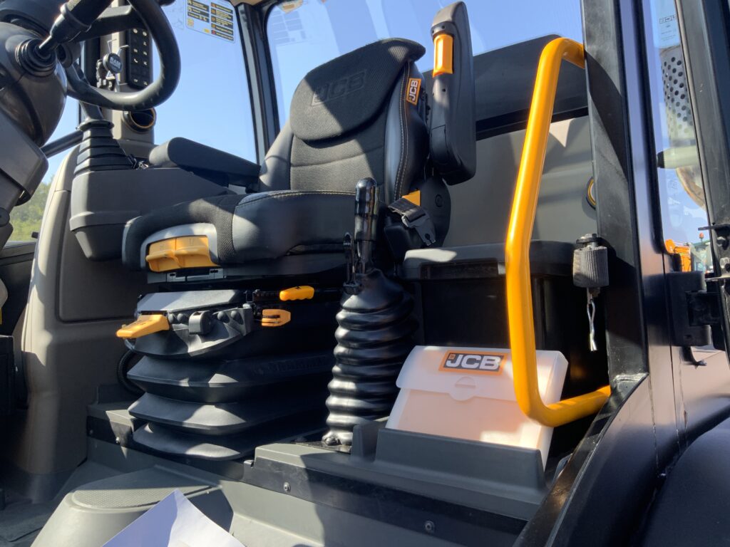 JCB TM320s Pivot Steer Contractor pro pack Telehandler (ST27204)