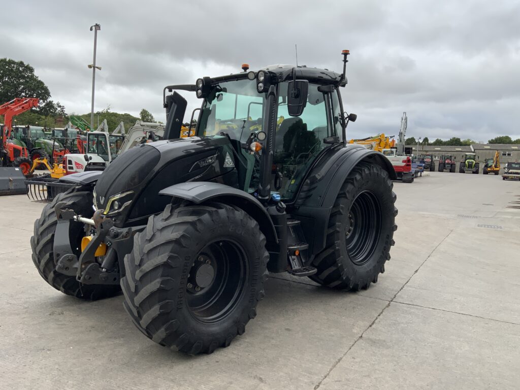 Valtra N175 Direct Tractor (ST26884)