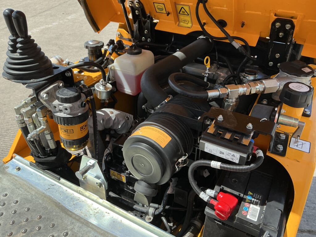 JCB 1 Tonne -2 Hi Tip Dumper (ST27098)