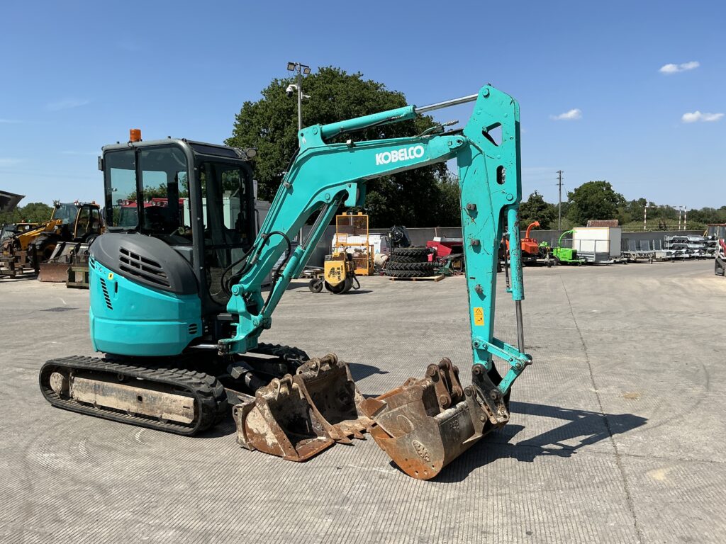 Kobelco SK30 SR-6 Digger (ST27001)