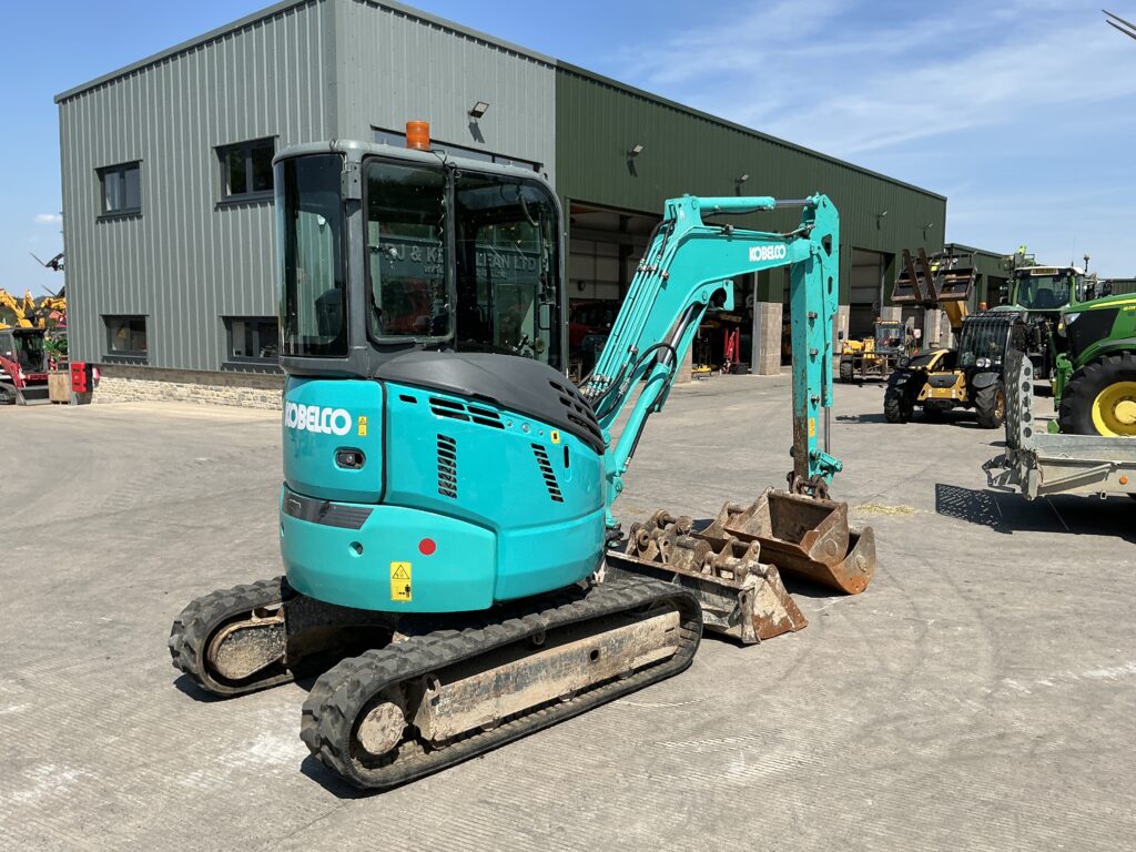Kobelco SK30 SR-6 Digger (ST27001)