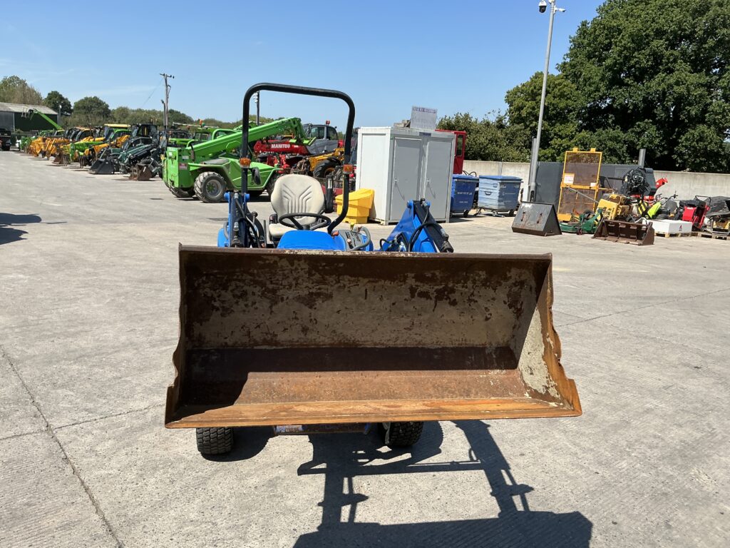 New Holland TC27D Compact Tractor (ST27187)