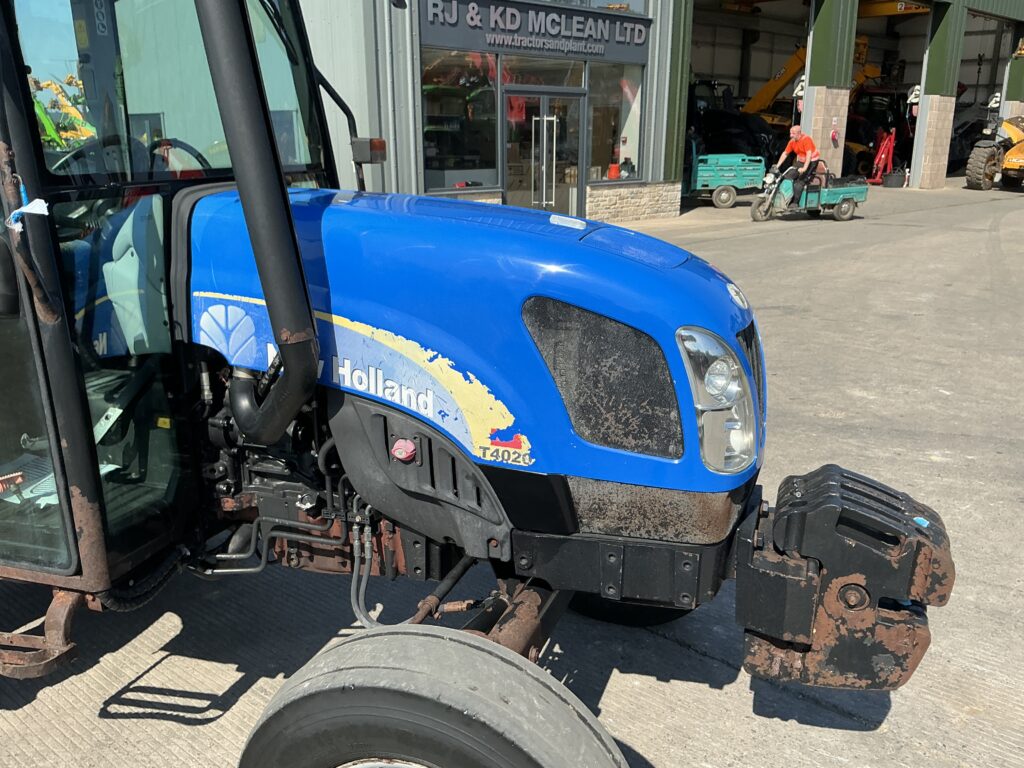 New Holland T4020 Tractor (ST26079)