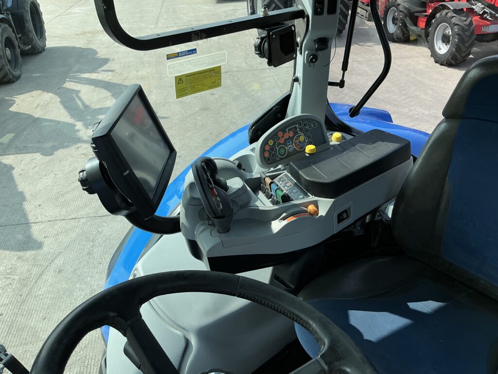 New Holland T7.245 Tractor (ST27151)