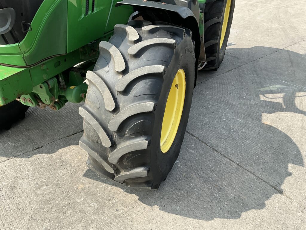 John Deere 6115M Tractor (ST26012)
