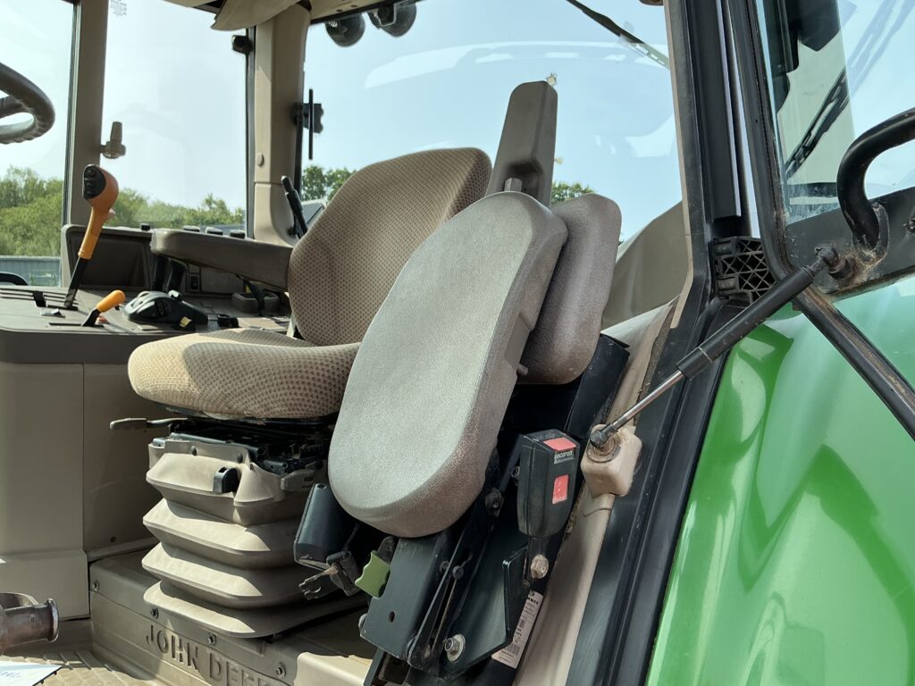 John Deere 6115M Tractor (ST26012)