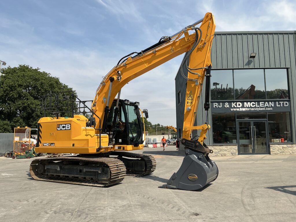 JCB 140X LC Digger (ST26210)