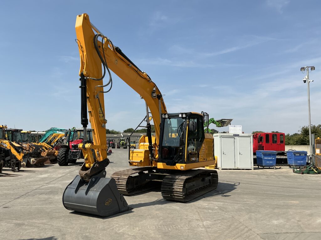 JCB 140X LC Digger (ST26210)