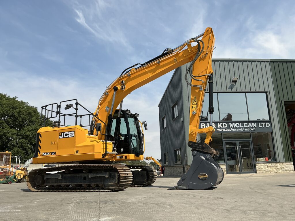 JCB 140X LC Digger (ST26210)