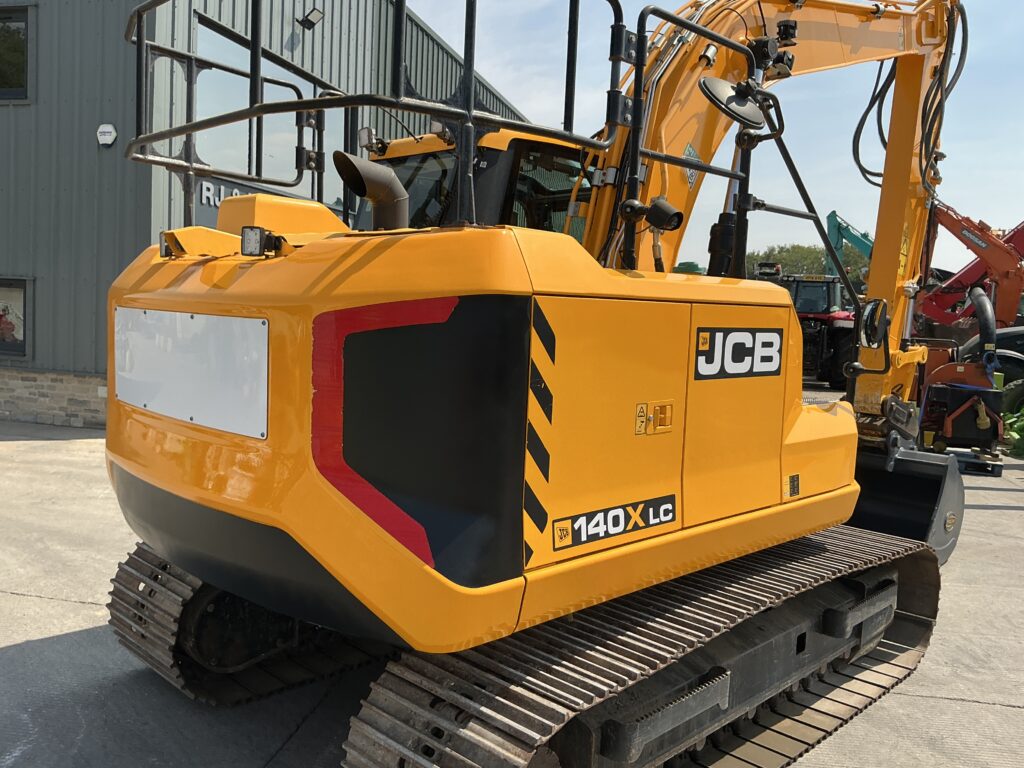 JCB 140X LC Digger (ST26210)