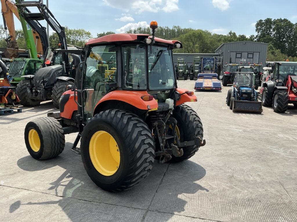 Kubota M7060 Hydraulic Shuttle Tractor (ST25809)