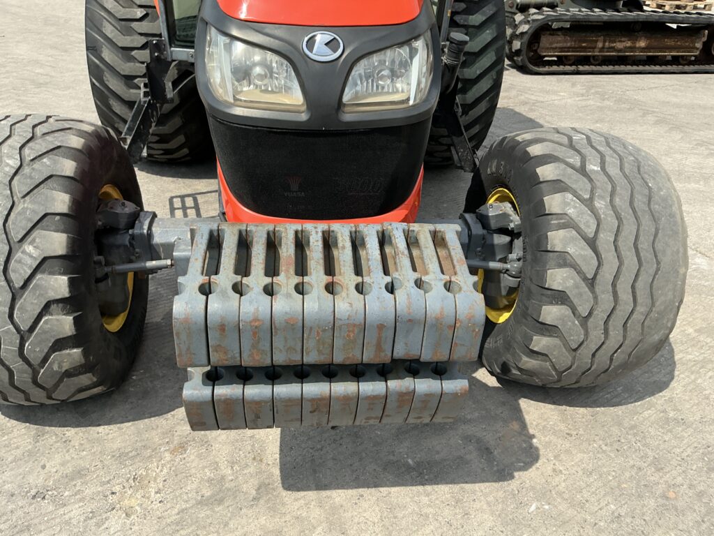 Kubota M7060 Hydraulic Shuttle Tractor (ST25809)