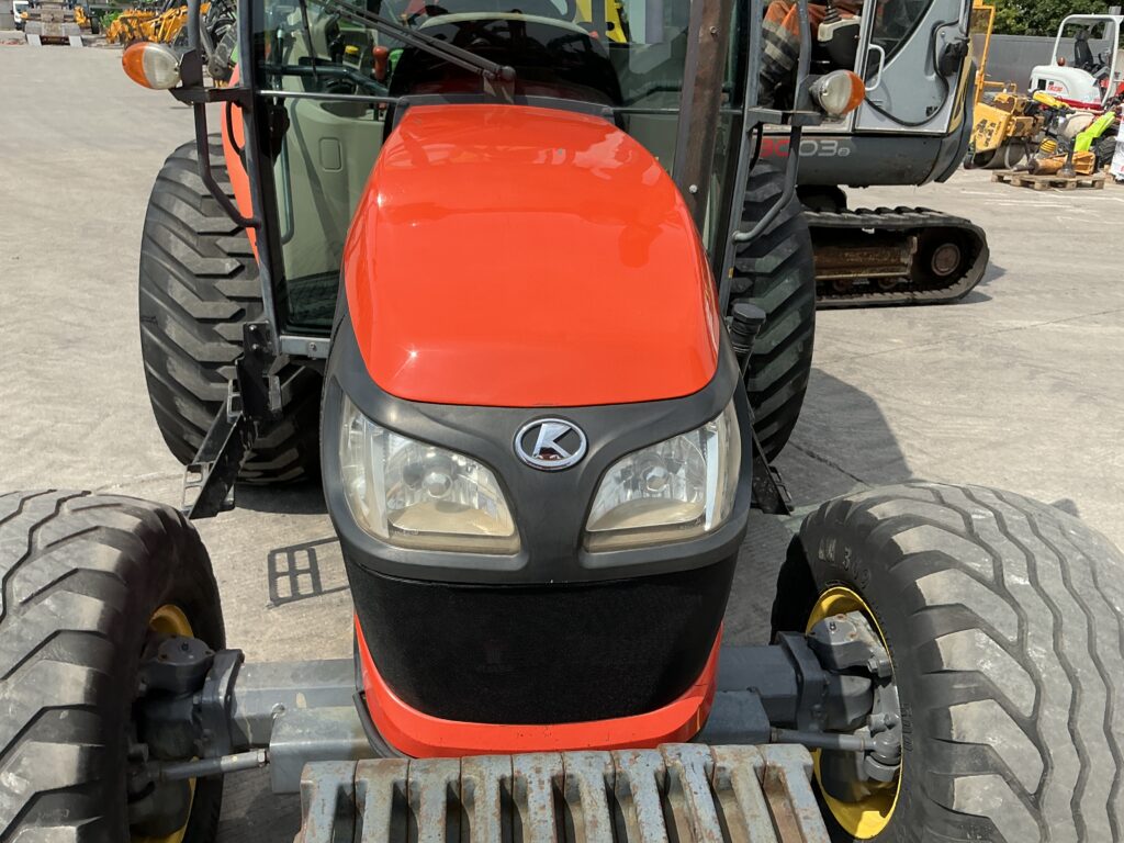 Kubota M7060 Hydraulic Shuttle Tractor (ST25809)