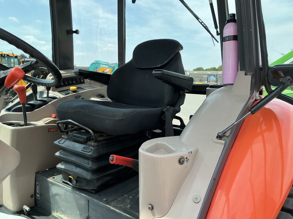 Kubota M7060 Hydraulic Shuttle Tractor (ST25809)