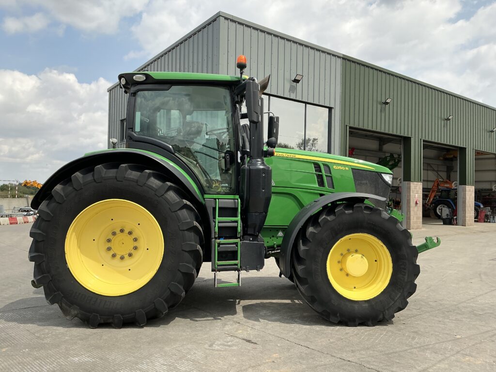 John Deere 6250R Tractor (ST27159)