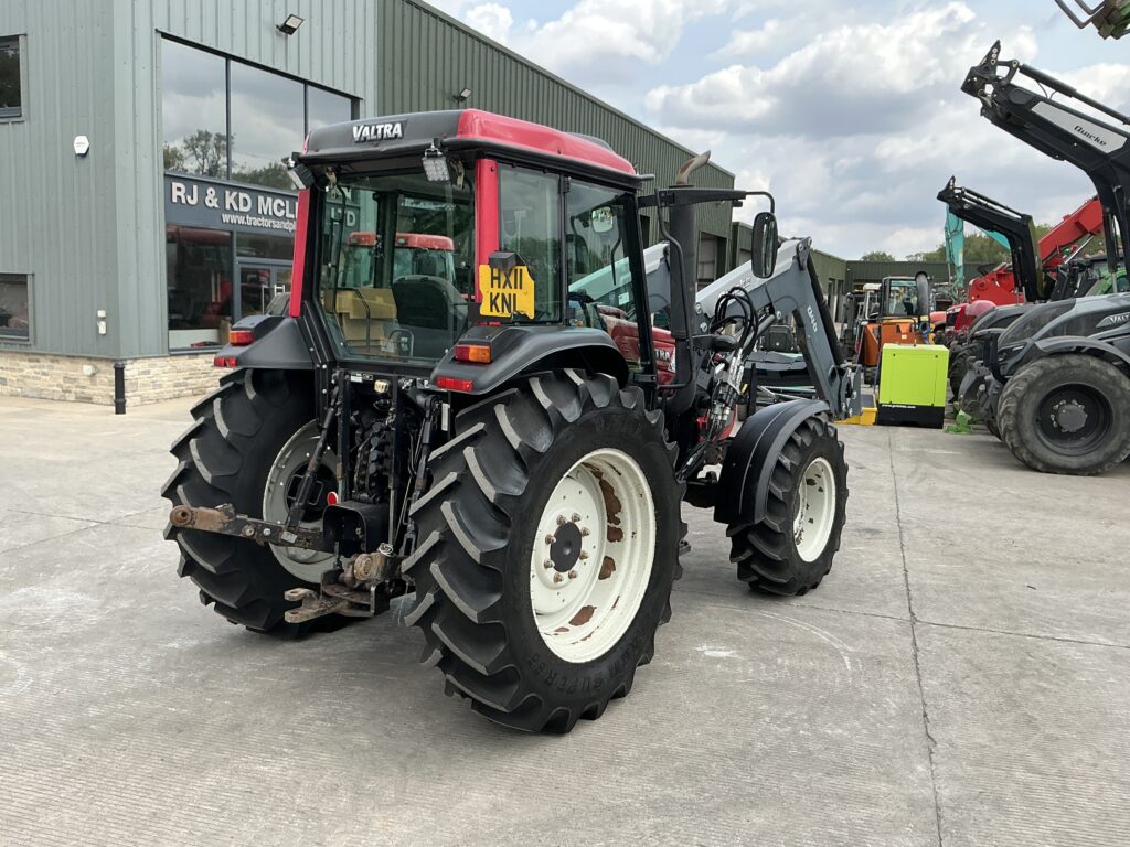 Valtra A92 Tractor (ST25491)