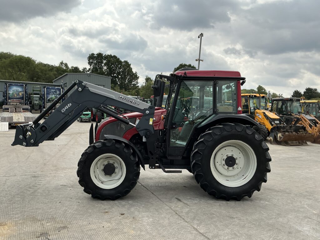 Valtra A92 Tractor (ST25491)