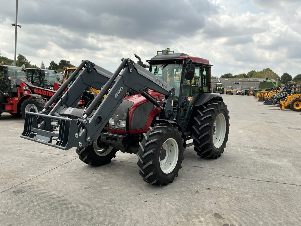 Valtra A92 Tractor (ST25491)