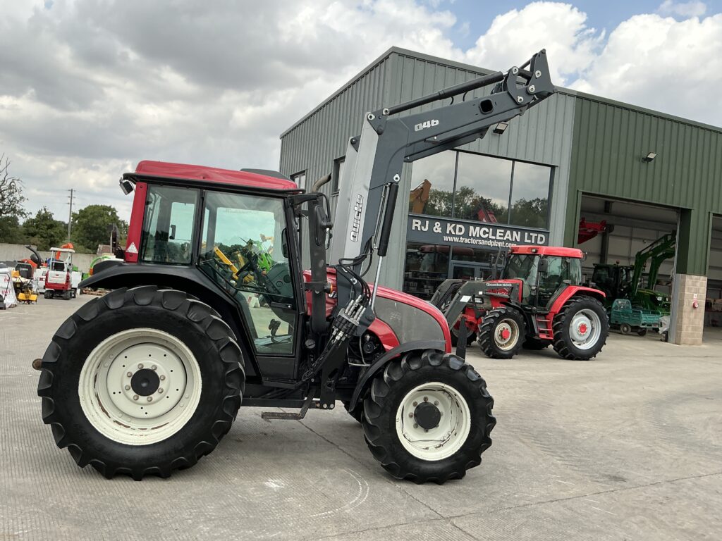 Valtra A92 Tractor (ST25491)