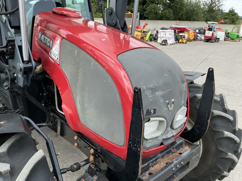 Valtra A92 Tractor (ST25491)