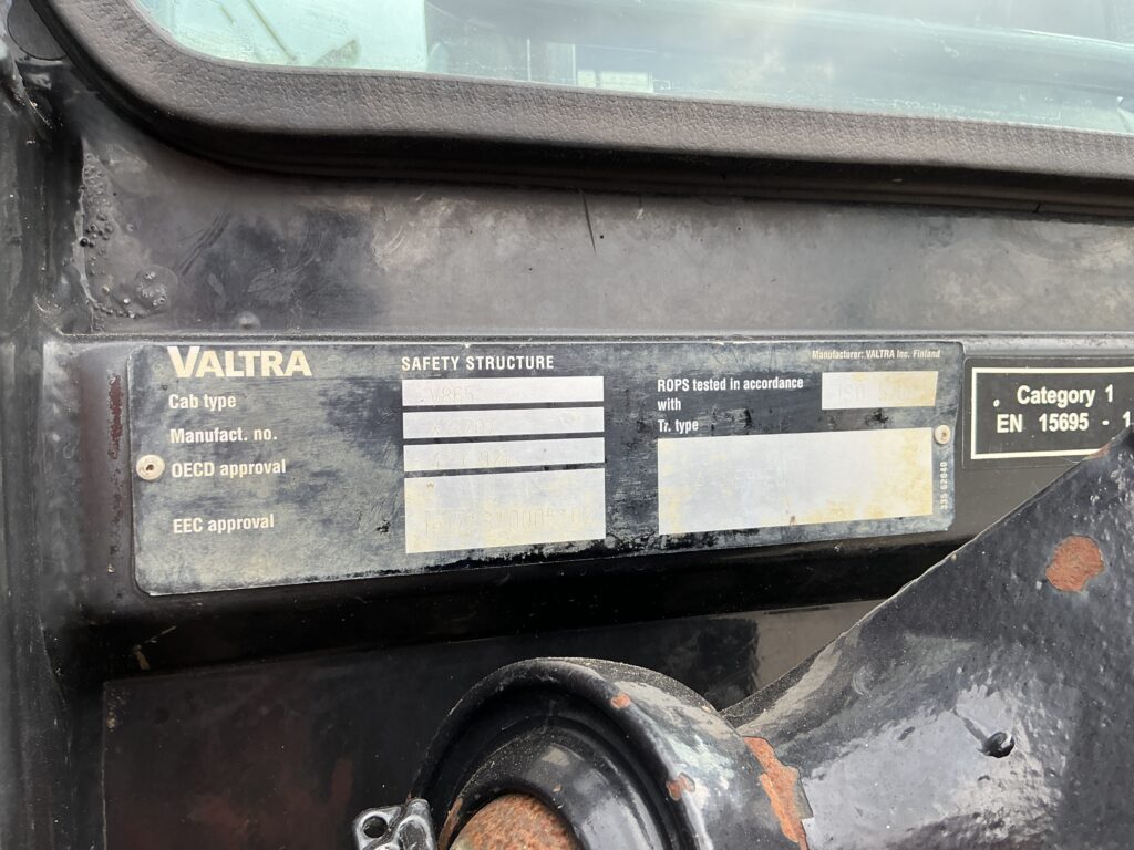 Valtra A92 Tractor (ST25491)