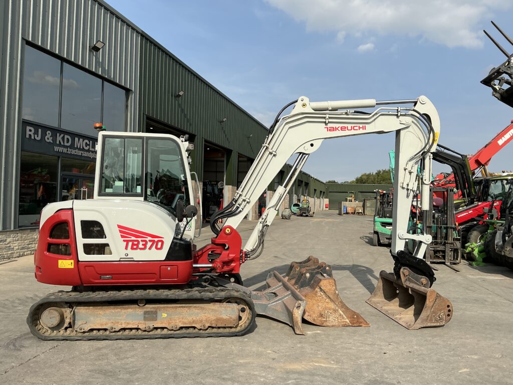 Takeuchi TB370 Digger (ST27254)