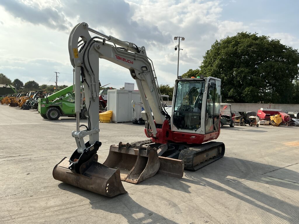 Takeuchi TB370 Digger (ST27254)