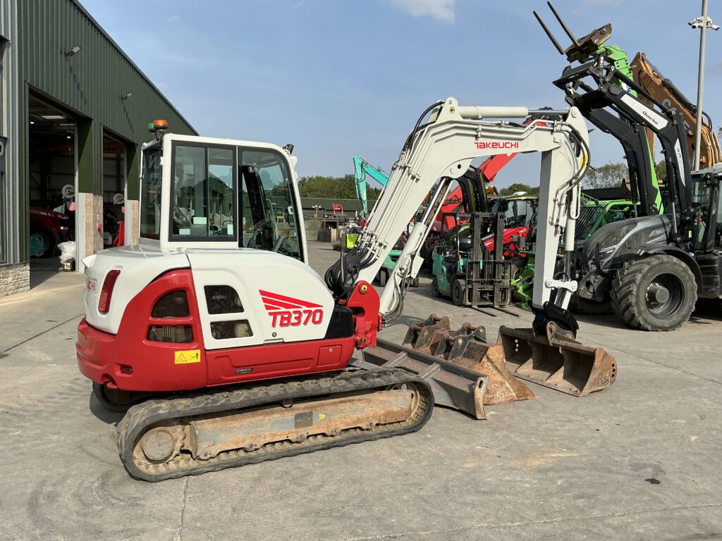 Takeuchi TB370 Digger (ST27254)
