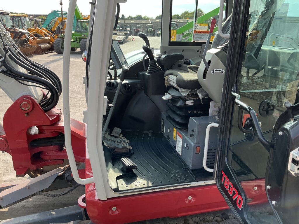 Takeuchi TB370 Digger (ST27254)