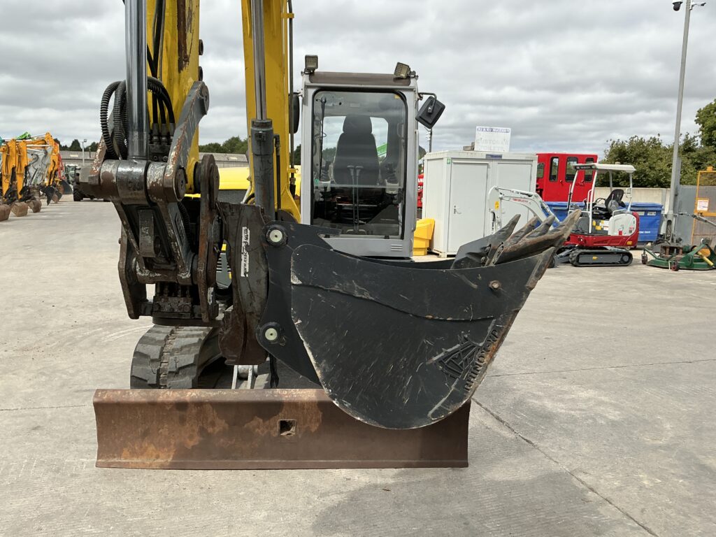 Wacker Neuson 8003-2 Digger (ST27037)