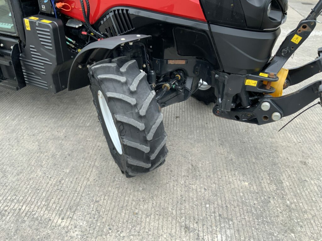 Case Quantum 110N Narrow Tractor (ST26869)