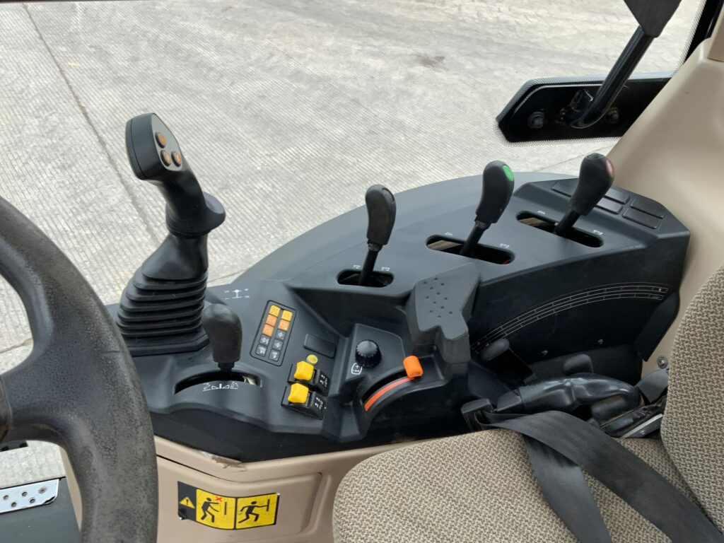 Case Quantum 110N Narrow Tractor (ST26869)