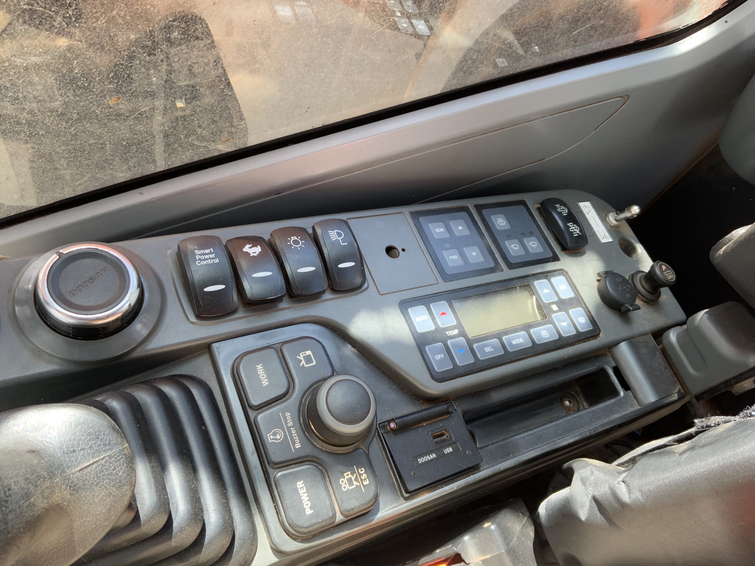 Doosan DX225 LCR-5 Digger (ST26517)