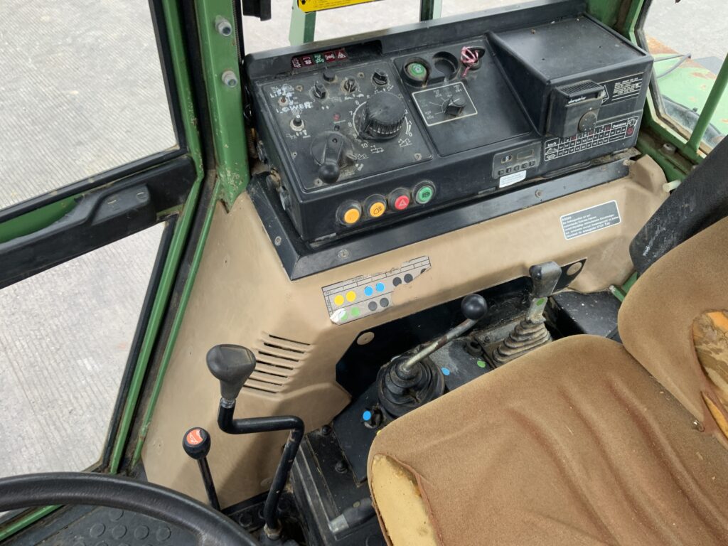 Fendt 395 GT Tool Carrier Tractor (ST25448)