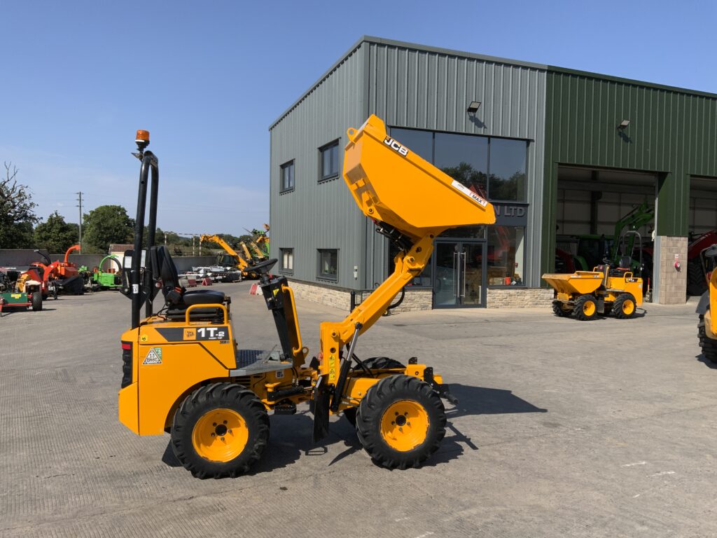 JCB 1 Tonne-2 Hi Tip Dumper (ST27104)