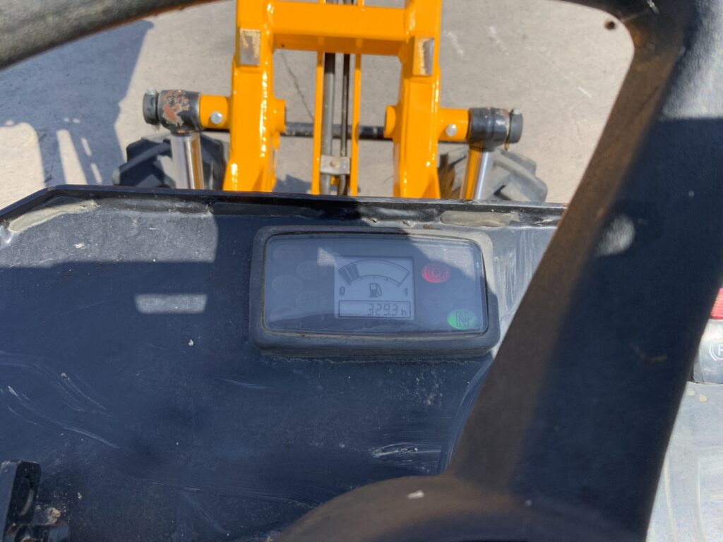 JCB 1 Tonne-2 Hi Tip Dumper (ST27104)