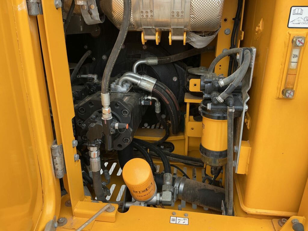 JCB 150X LC Digger (ST26184)