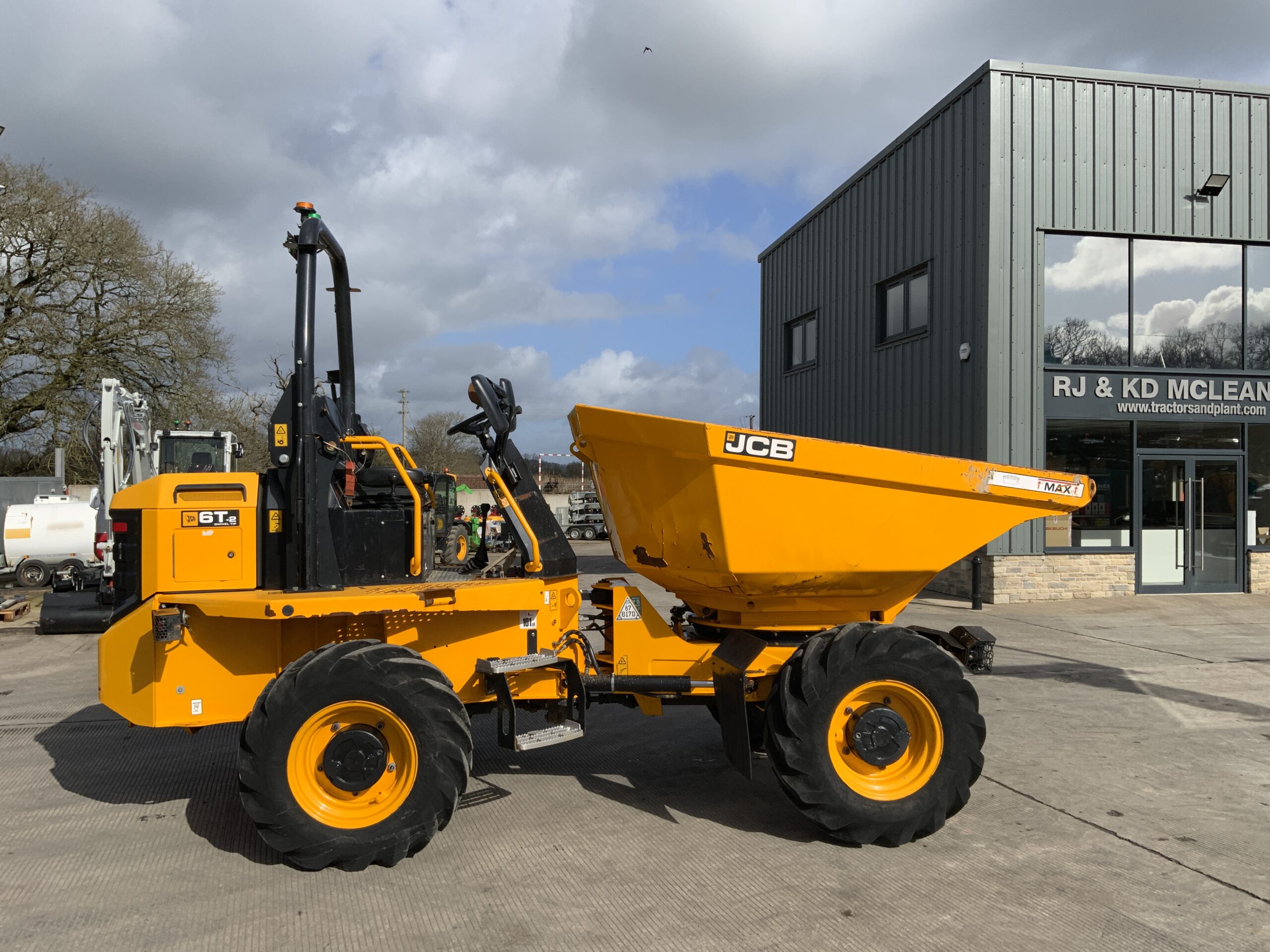 JCB 6 Tonne-2 Swivel Tip Dumper (ST25941) - RJ and KD McLean Ltd