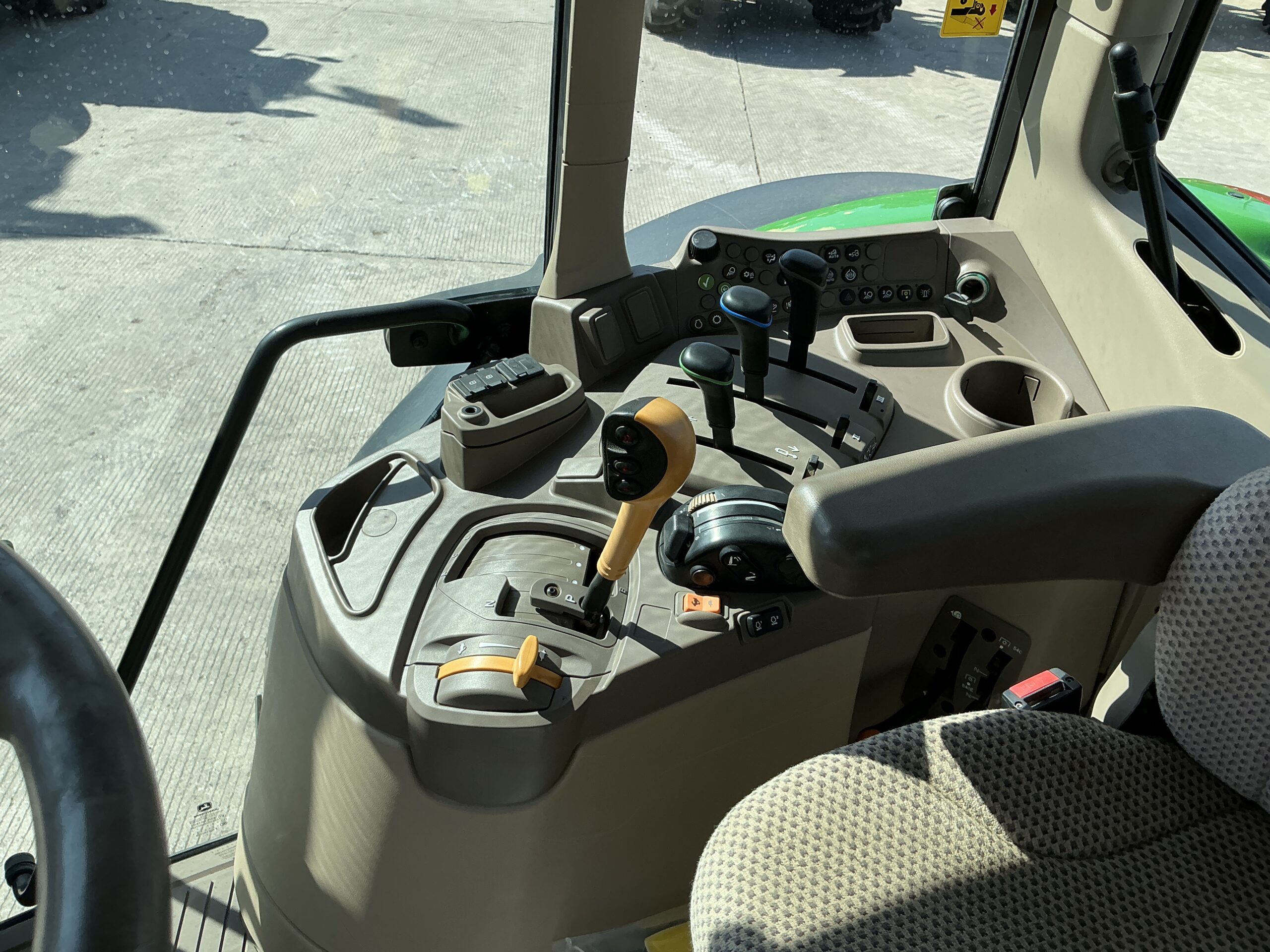 John Deere 6120M Tractor (ST26118)
