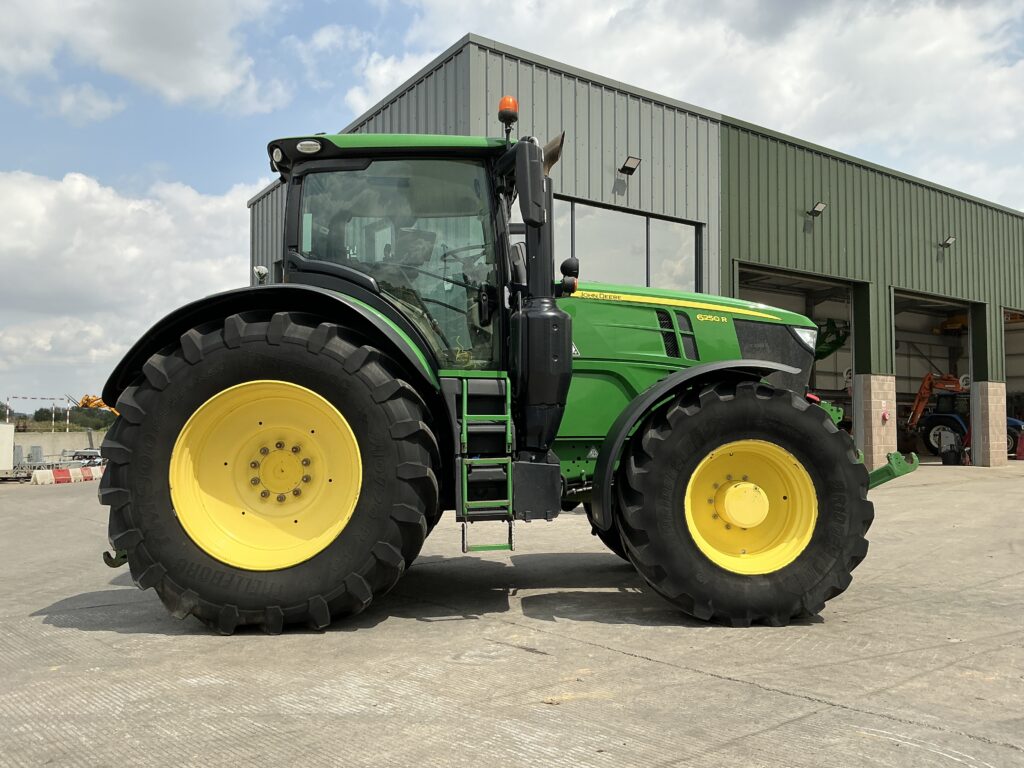 John Deere 6250R Tractor (ST27159)