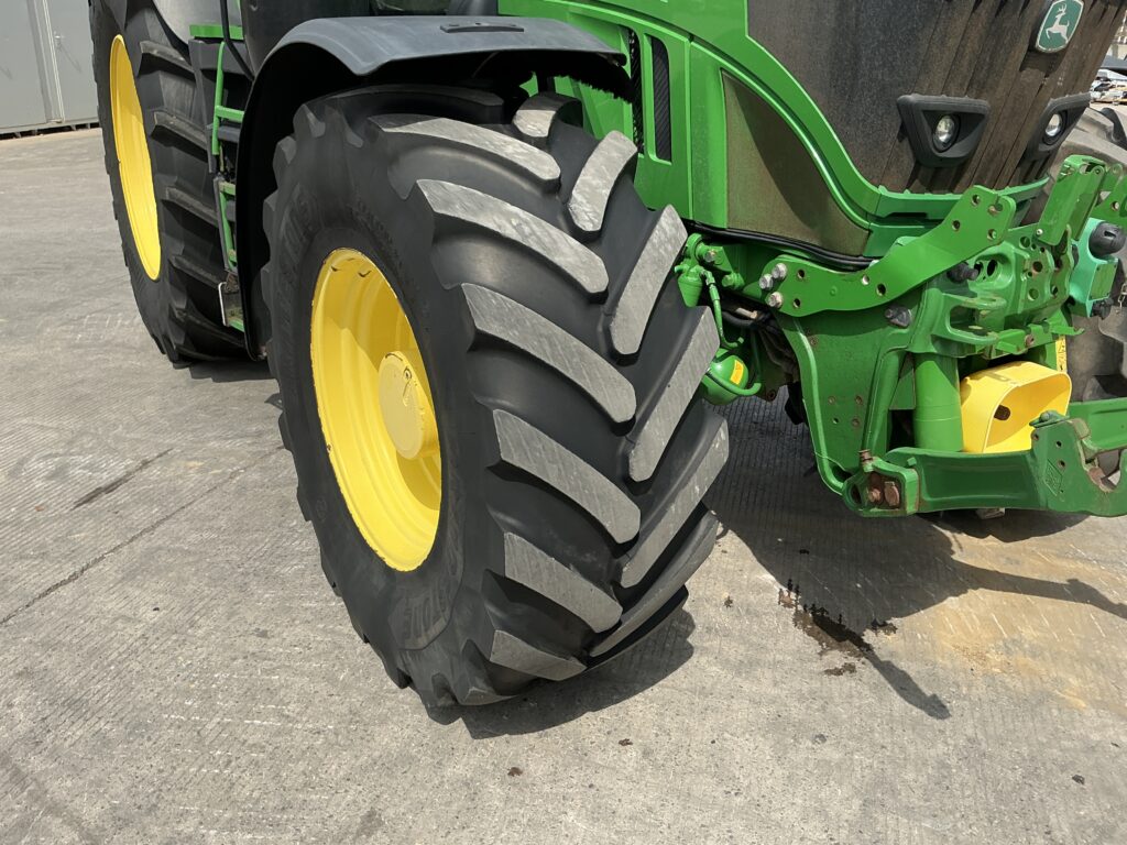 John Deere 6250R Tractor (ST27159)