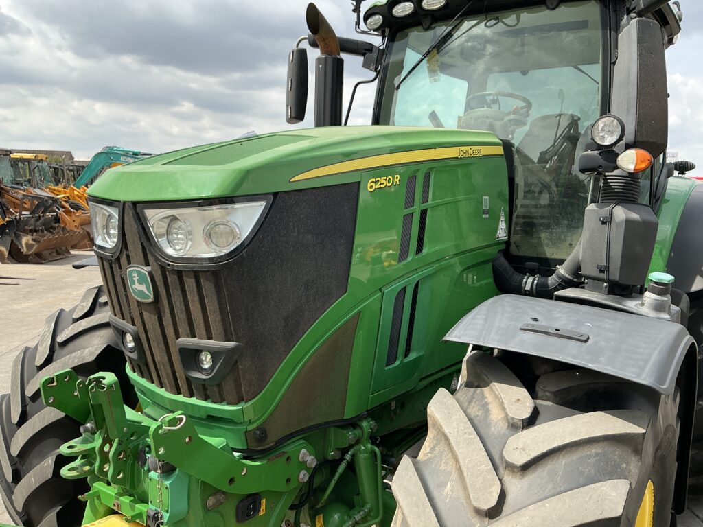 John Deere 6250R Tractor (ST27159)
