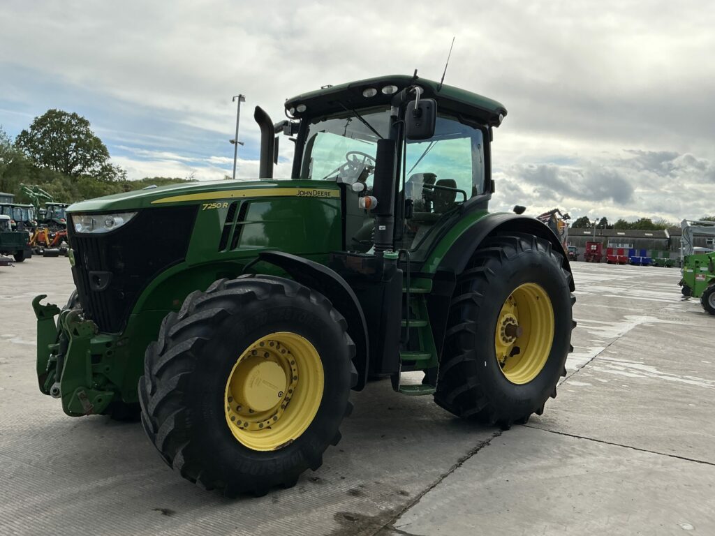John Deere 7250R Tractor (ST24557)