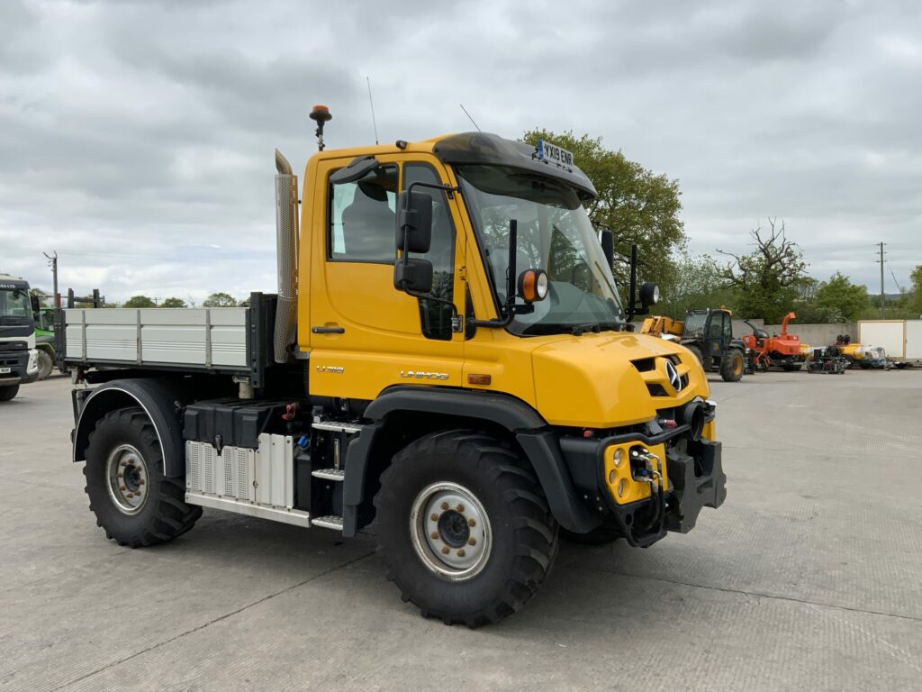 Mercedes-Benz Unimog U318 (ST25547)